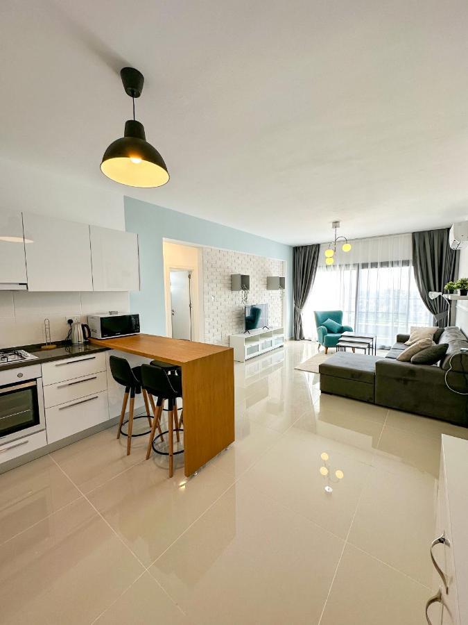 Luxury Sea View Two Bedroom Apartment In Caesar Resort & Spa, Long Beach Perivolia tou Trikomou Bagian luar foto