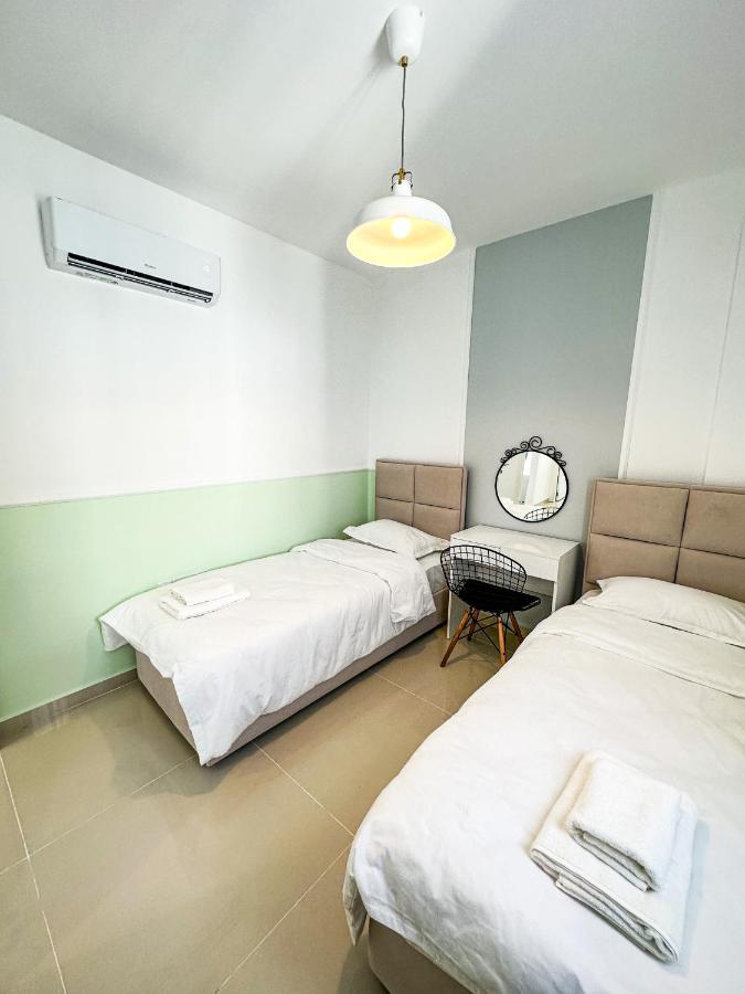 Luxury Sea View Two Bedroom Apartment In Caesar Resort & Spa, Long Beach Perivolia tou Trikomou Bagian luar foto